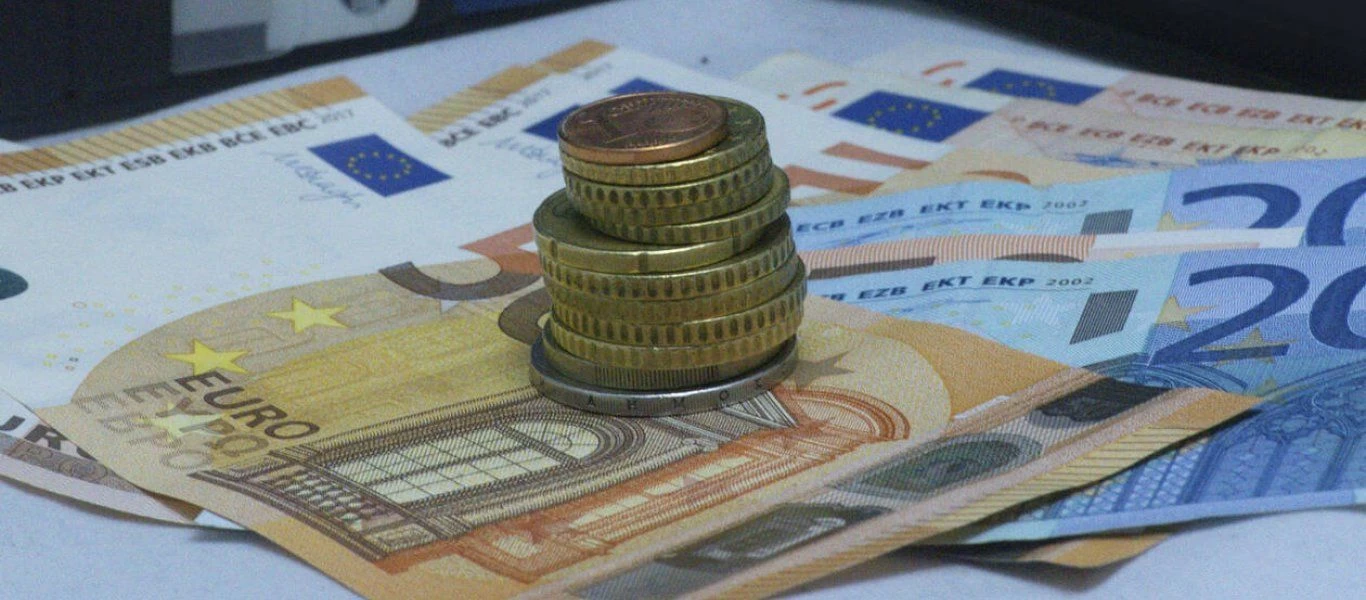 Σχεδιάζονται παρεμβάσεις με φοροελαφρύνσεις και ενισχύσεις για την αντιμετώπιση της ακρίβειας
